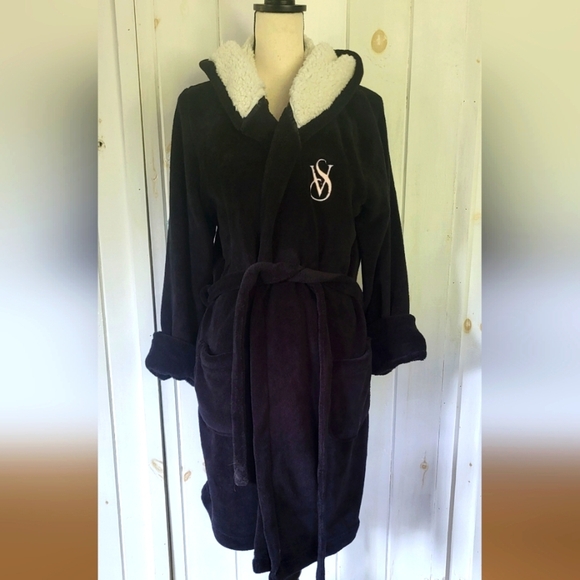 Victoria Secret Plush Sherpa Fleece Lined Hooded Sleep Robe - Picture 1 of 10